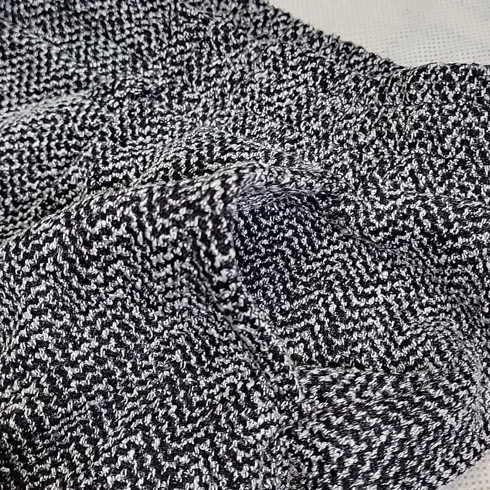 Old Navy Gray and White Pattern Drawstring Shorts Belt Loops and Front Pockets M